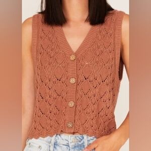 Cleo + Wolf Women's Cropped Knit Sweater Vest